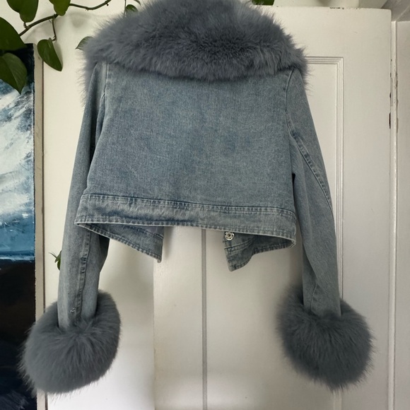 Women's Denim Jacket with Faux Fur Trim - Picture 9 of 10